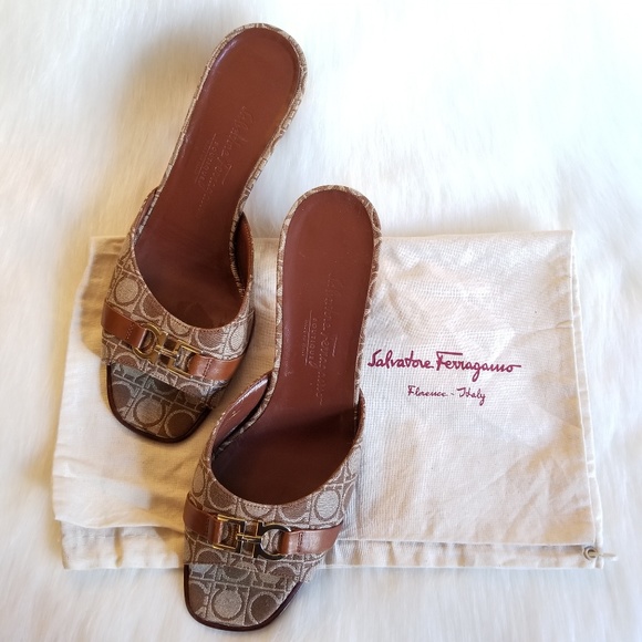 SALVATORE FERRAGAMO | Vintage Jacquard Sandals - Picture 1 of 8